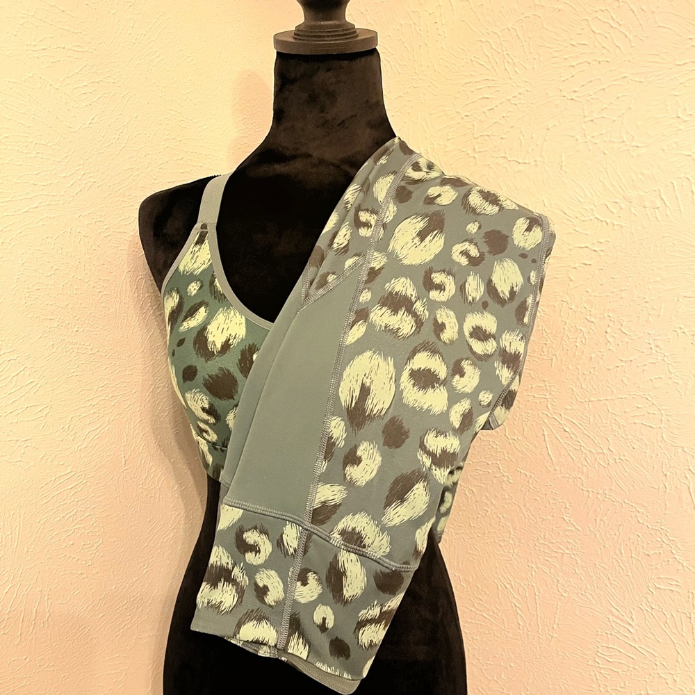 Under Armor Leopard Print Sports Bra and Leggings Set
